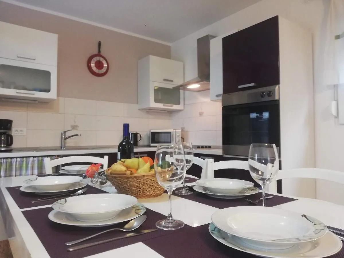 Holiday Home Tanja Pula 0*,