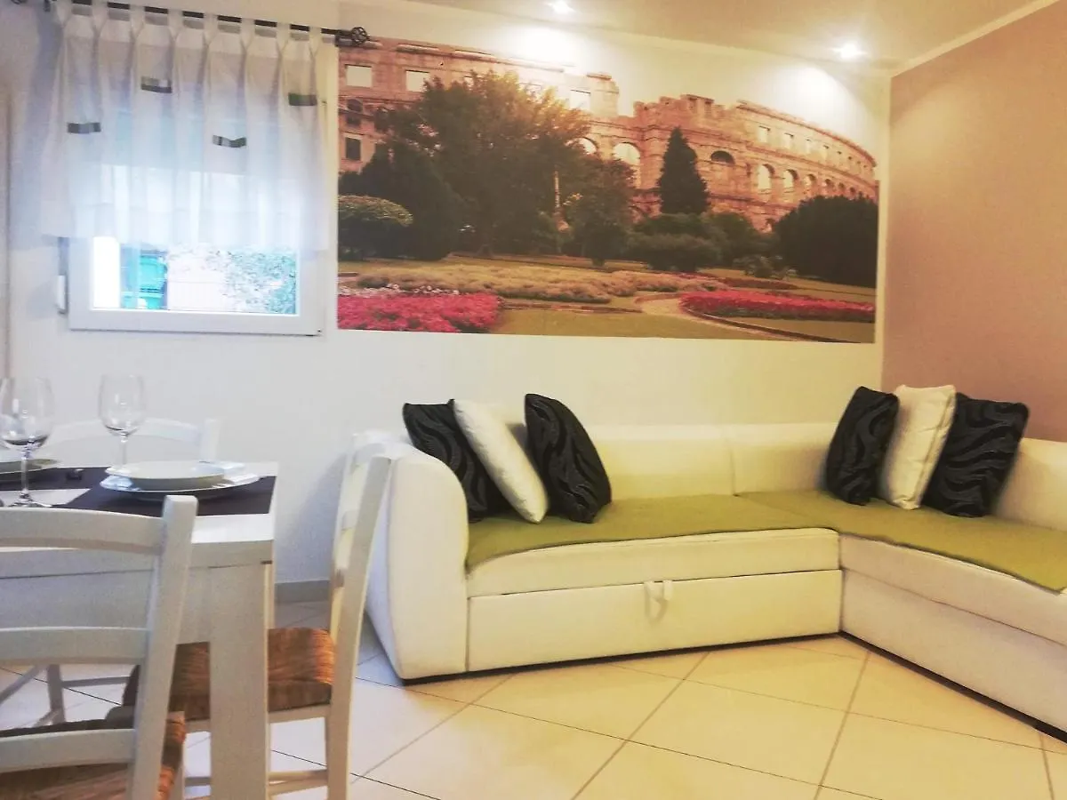 Holiday Home Tanja Pula