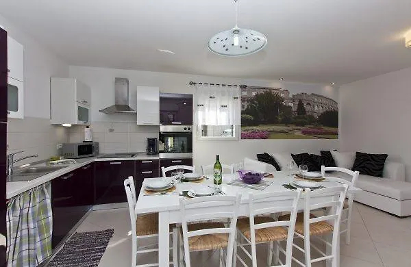 Holiday Home Tanja Pula