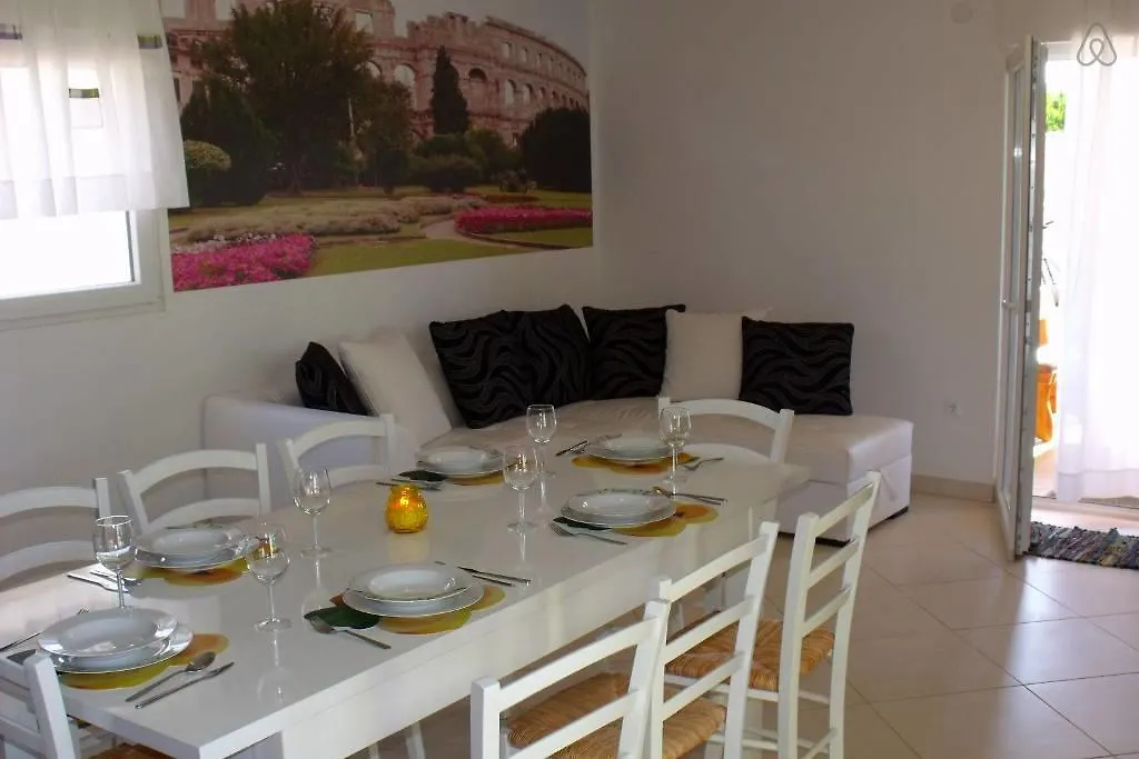 Holiday Home Tanja Pula